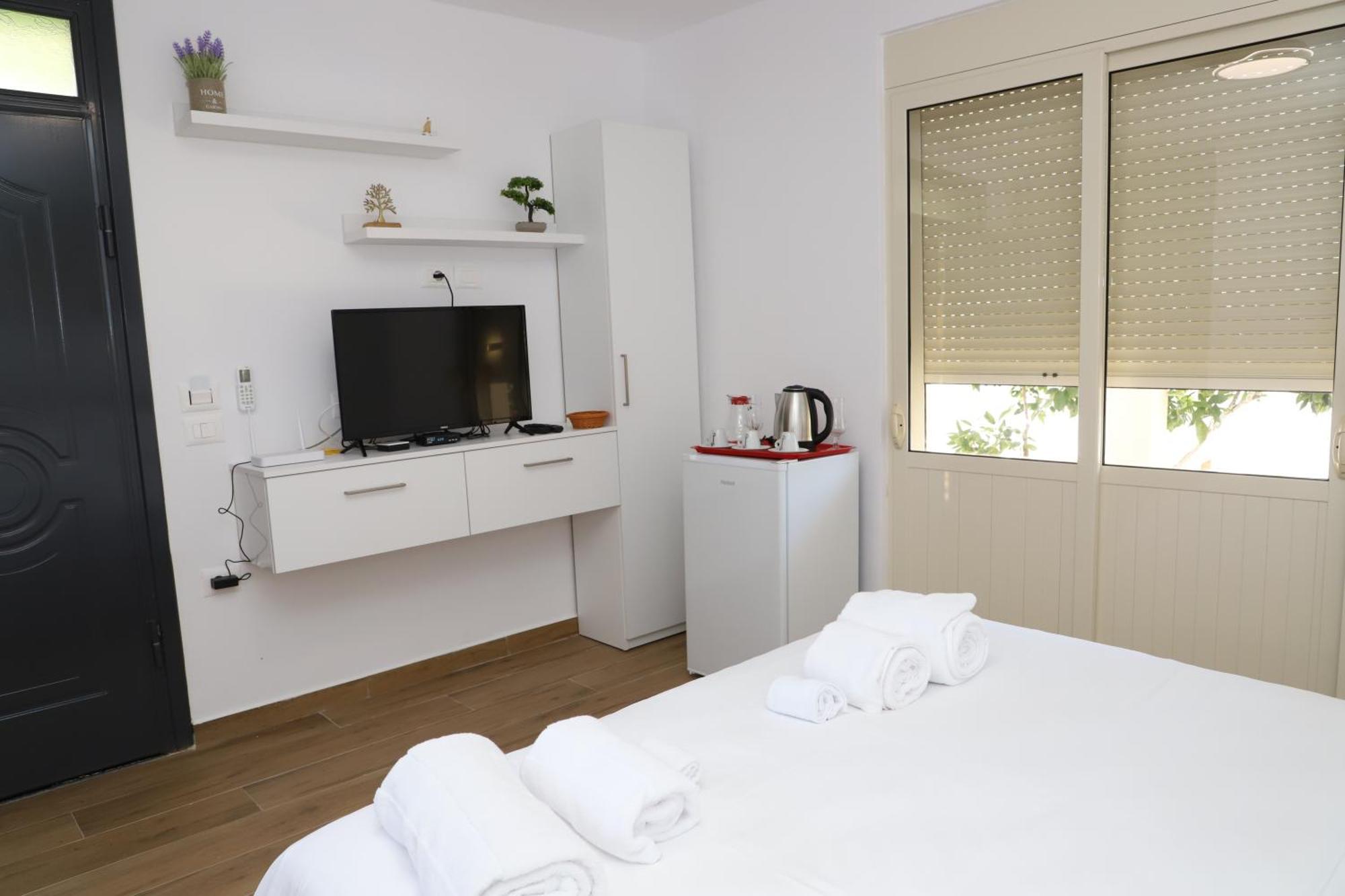 Guest House Esanbja Berat Exterior foto