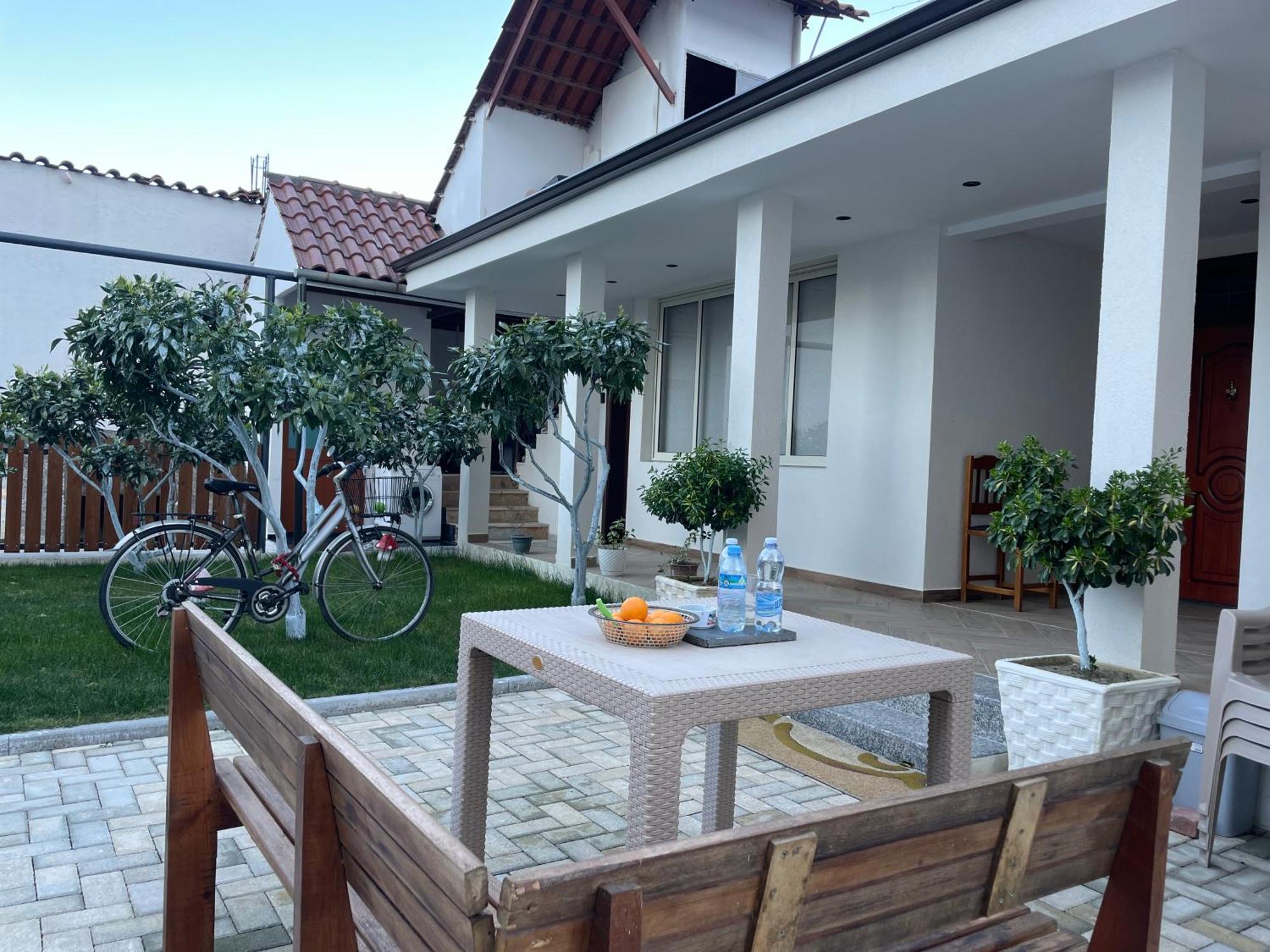 Guest House Esanbja Berat Exterior foto